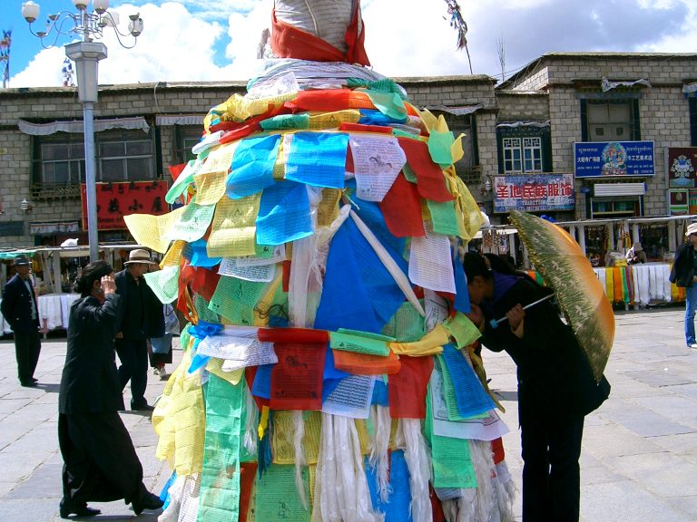 The Fluttering Colors of Tibetan Spirituality